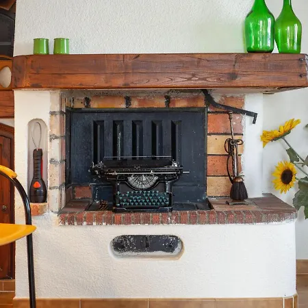 Βίλα Cozy On The First Floor, Within Walking Distance Of *