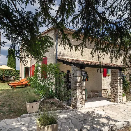 Βίλα Cozy On The First Floor, Within Walking Distance Of